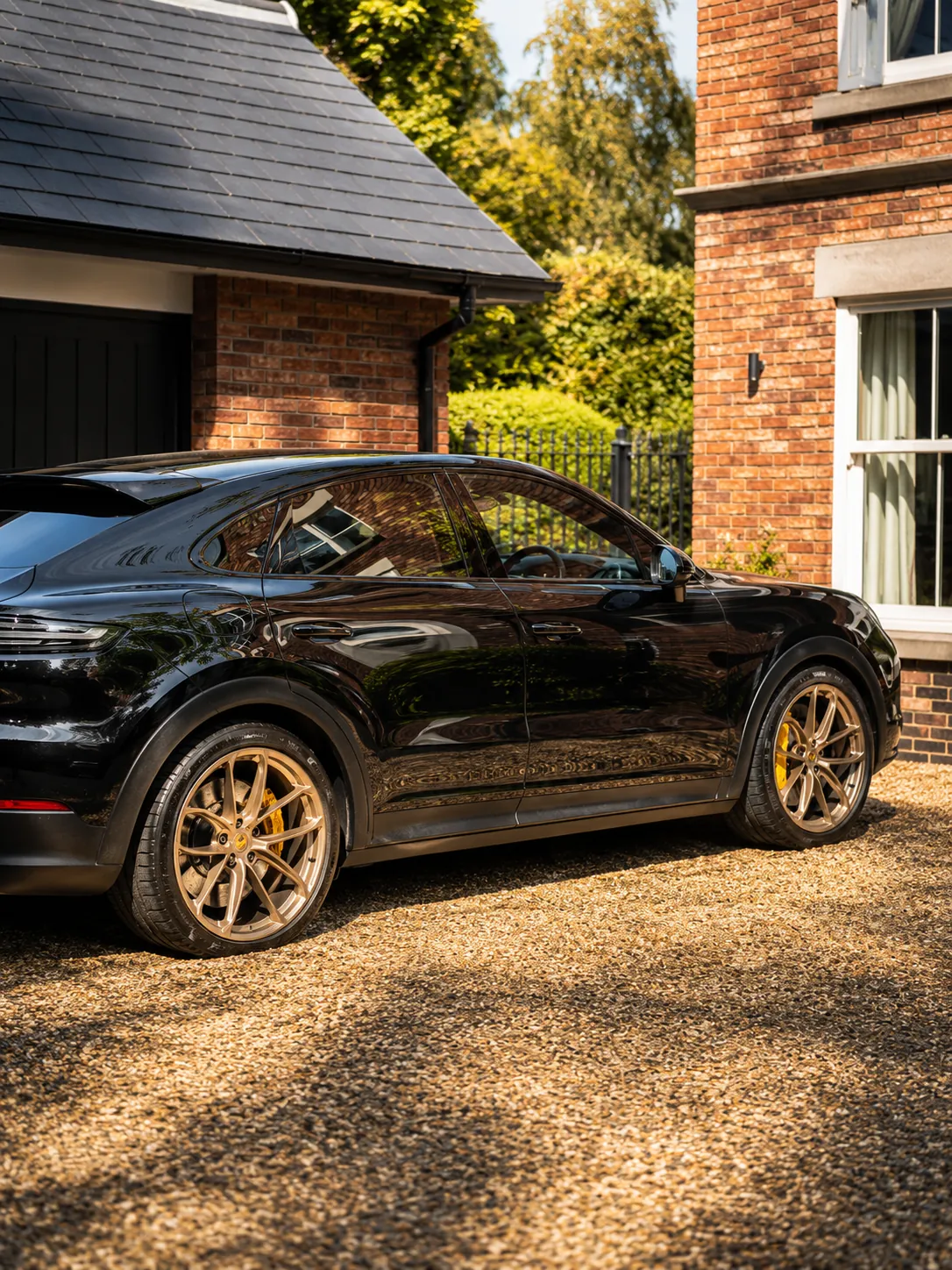 Porsche receiving professional mobile tyre fitting service